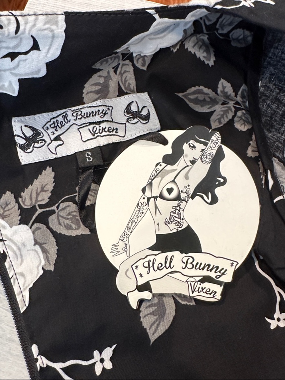 Hell Bunny Sz S Vixen Black and White Rose Print Sweetheart Mini Dress • NWT! - Picture 10 of 14